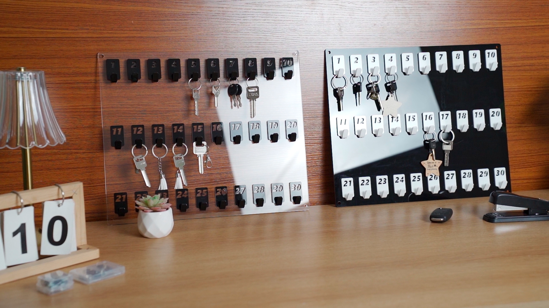 Amazon.com: Beeveer Acrylic Key Board with 30 No. Hooks Wall Mount